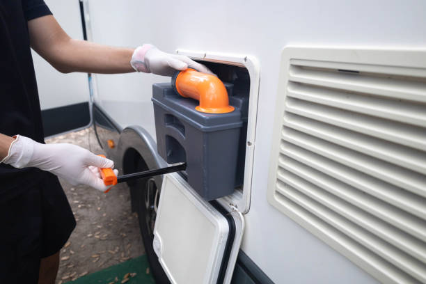 Best Porta potty rental near me  in Flora, IL