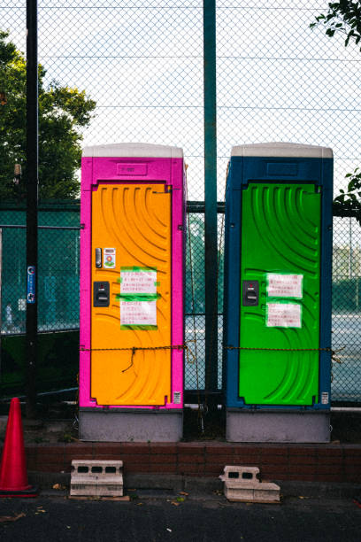 Porta potty delivery and setup in Flora, IL